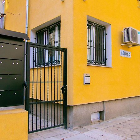 Spacious 1 Bed Flat Near Vitosha Blvd Sofia Exteriör bild
